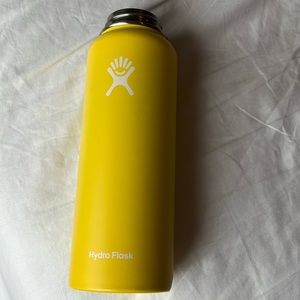 40oz hydroflask with no lid.